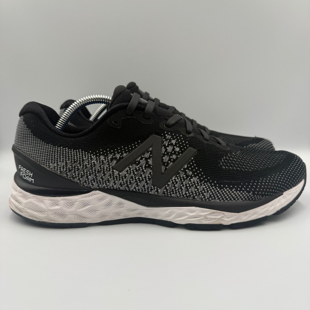 New Balance Fresh Foam 880v10 Mens Size 11 Black White Running Shoes Sneakers